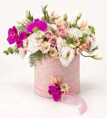 Pink Sparkle, kadife kutuda mevsim çiçekleri